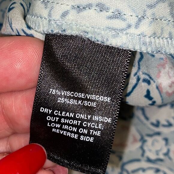 LAFAYETTE 148 New York Leaf Print Silk Blend Button Down Blouse - Picture 6 of 6